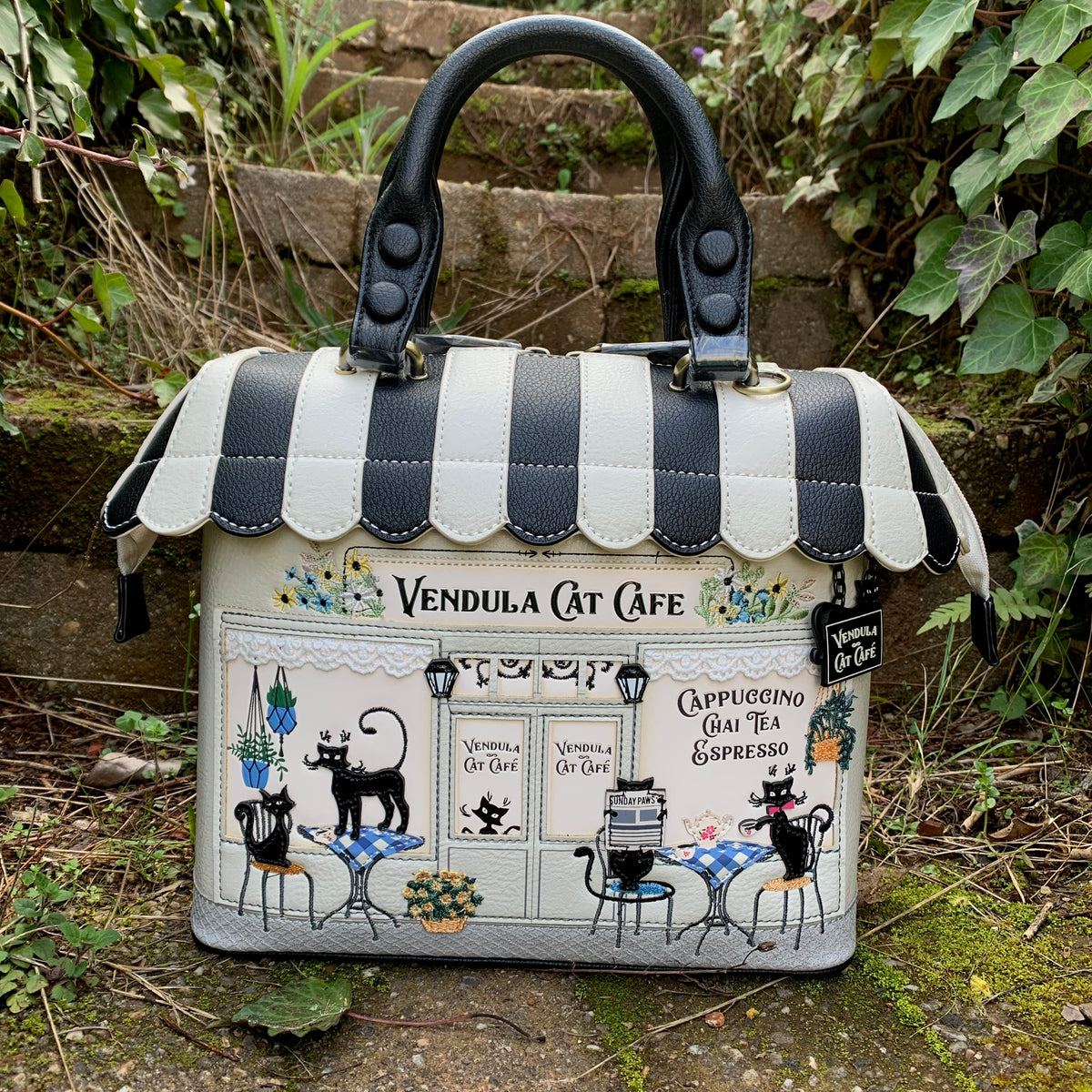 Vendula London Cat Cafe 1254 Vendula London ベンデューラロンドン