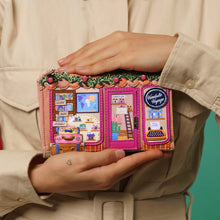 Vendula Voyage Compact Folding Wallet