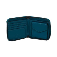 Vendula-London-Between-the-Covers-Bookbenders-square-wallet