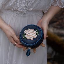 Vendula-London-Shakespeare's-Theatre-The-Tempest-Round-Coin-Purse