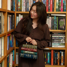 Vendula-London-Between-The-Covers-Bookbindes-Book-Stack-Bag