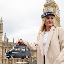 Vendula-London-Cats-&-Corgis-Black-Cab-Novelty-Bag
